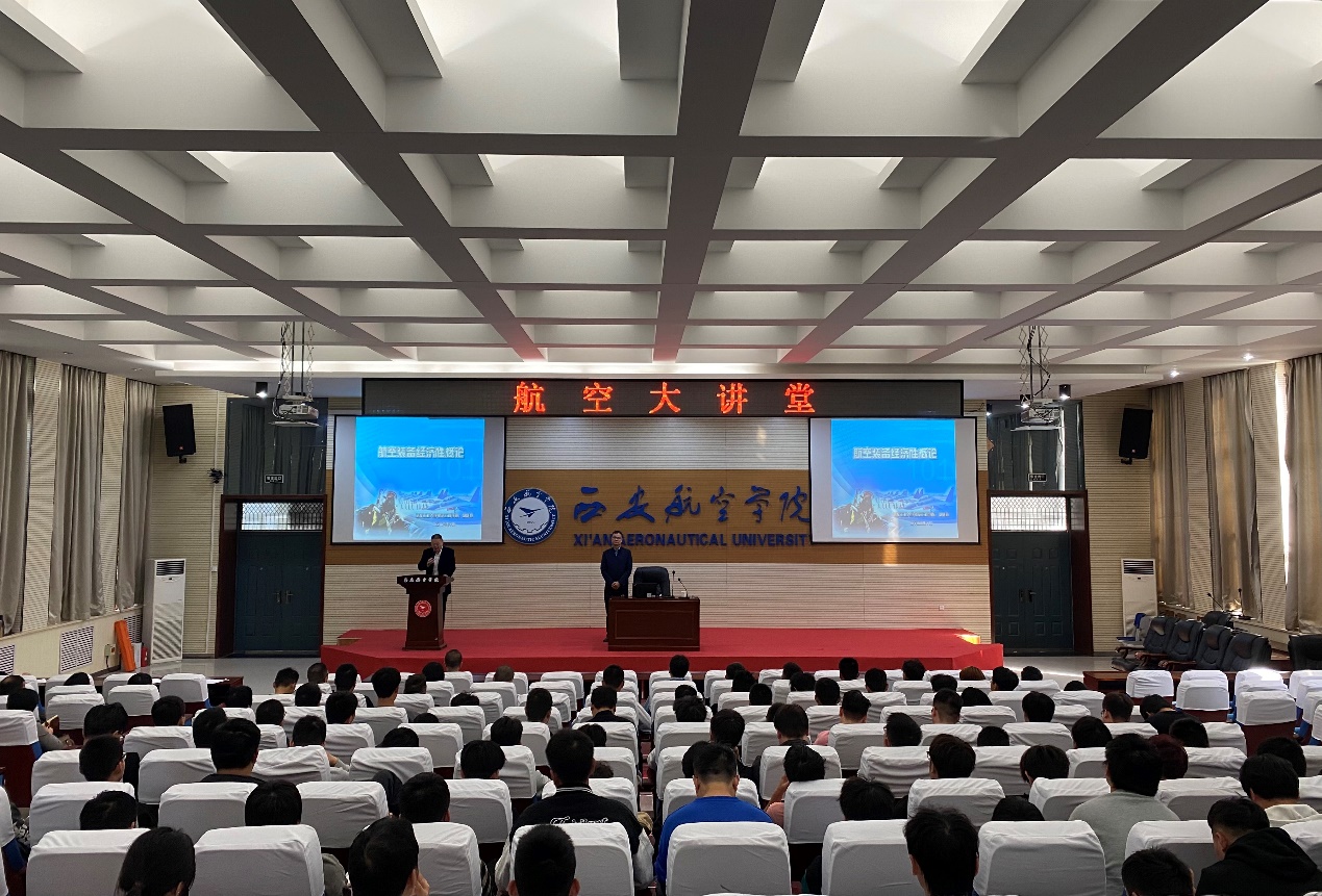 图片包含 室内, 天花板, 建筑, 桌子描述已自动生成 图片包含 室内, 天花板, 建筑, 桌子描述已自动生成