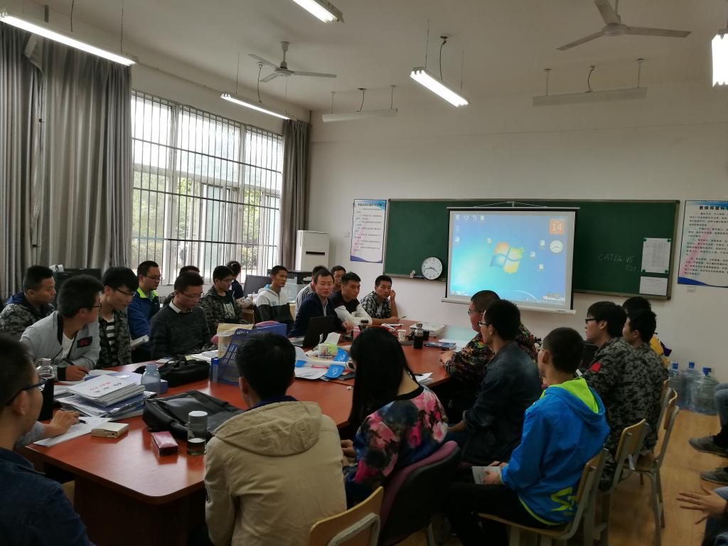 员工党支部集体学习